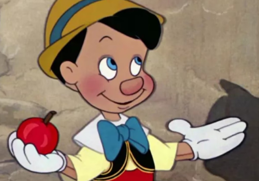 Esta adaptación live action fue cuestionada por su exceso de efectos digitales y por carecer de la emoción del clásico animado. Aunque intentó modernizar la historia con cambios en algunos personajes, el resultado fue percibido como frío y poco memorable. La falta de profundidad emocional y la sensación de ser una copia sin innovación hicieron que no lograra conectar con el público.