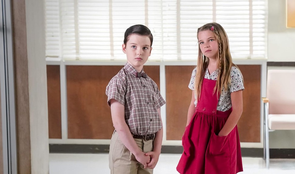 A diferencia de Sheldon, Missy no destaca por sus habilidades matemáticas, pero demuestra tener una gran inteligencia emocional y una especial facilidad para entender a su familia.