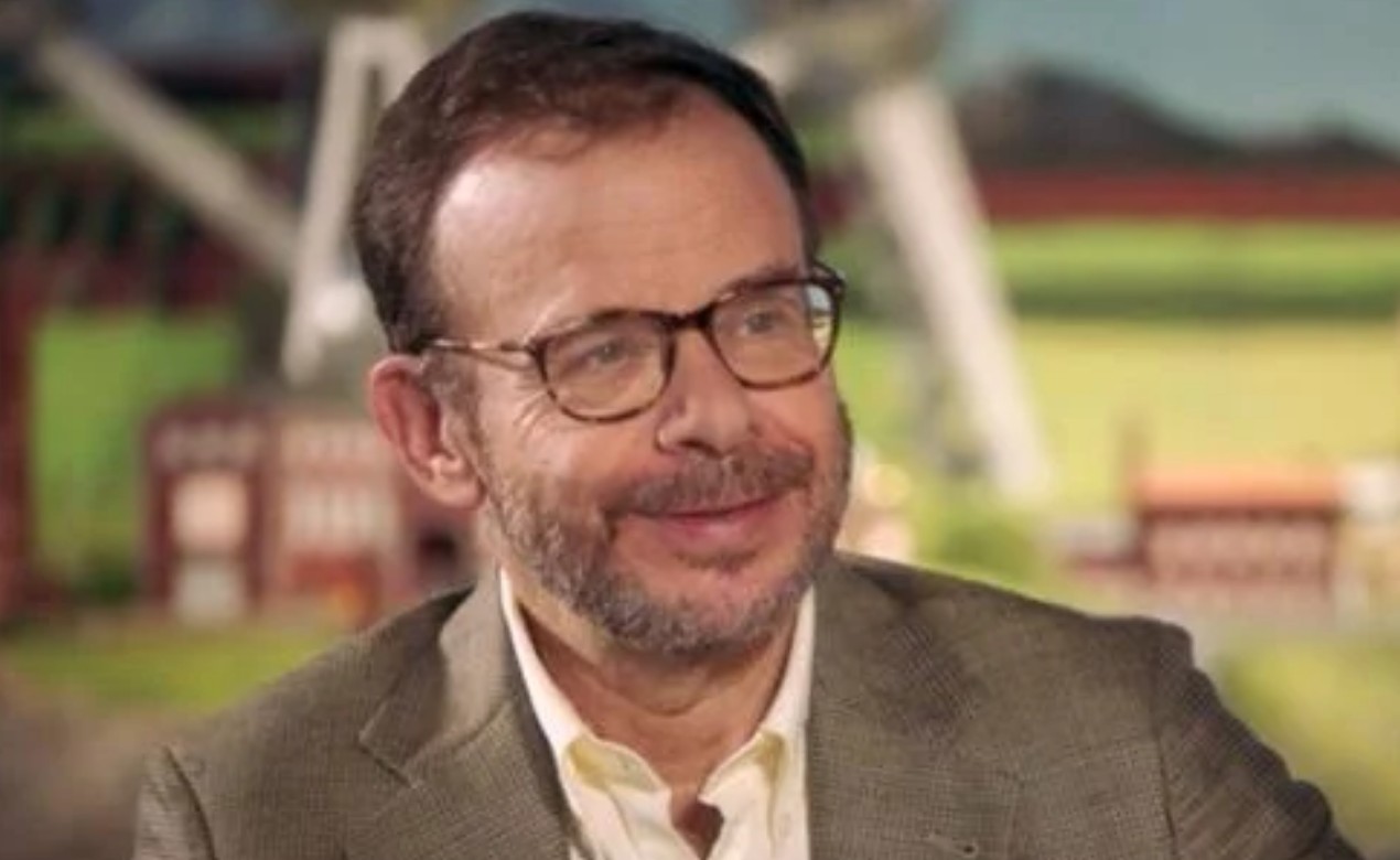 Fue una de las grandes estrellas de la comedia en los años 80 y 90 gracias a películas como "Los cazafantasmas" y "Querida, encogí a los niños". Sin embargo, se retiró casi por completo tras la muerte de su esposa en 1991 para dedicarse a criar a sus hijos como padre soltero. Rechazó grandes proyectos y eligió una vida discreta en lugar de seguir como figura de Hollywood.