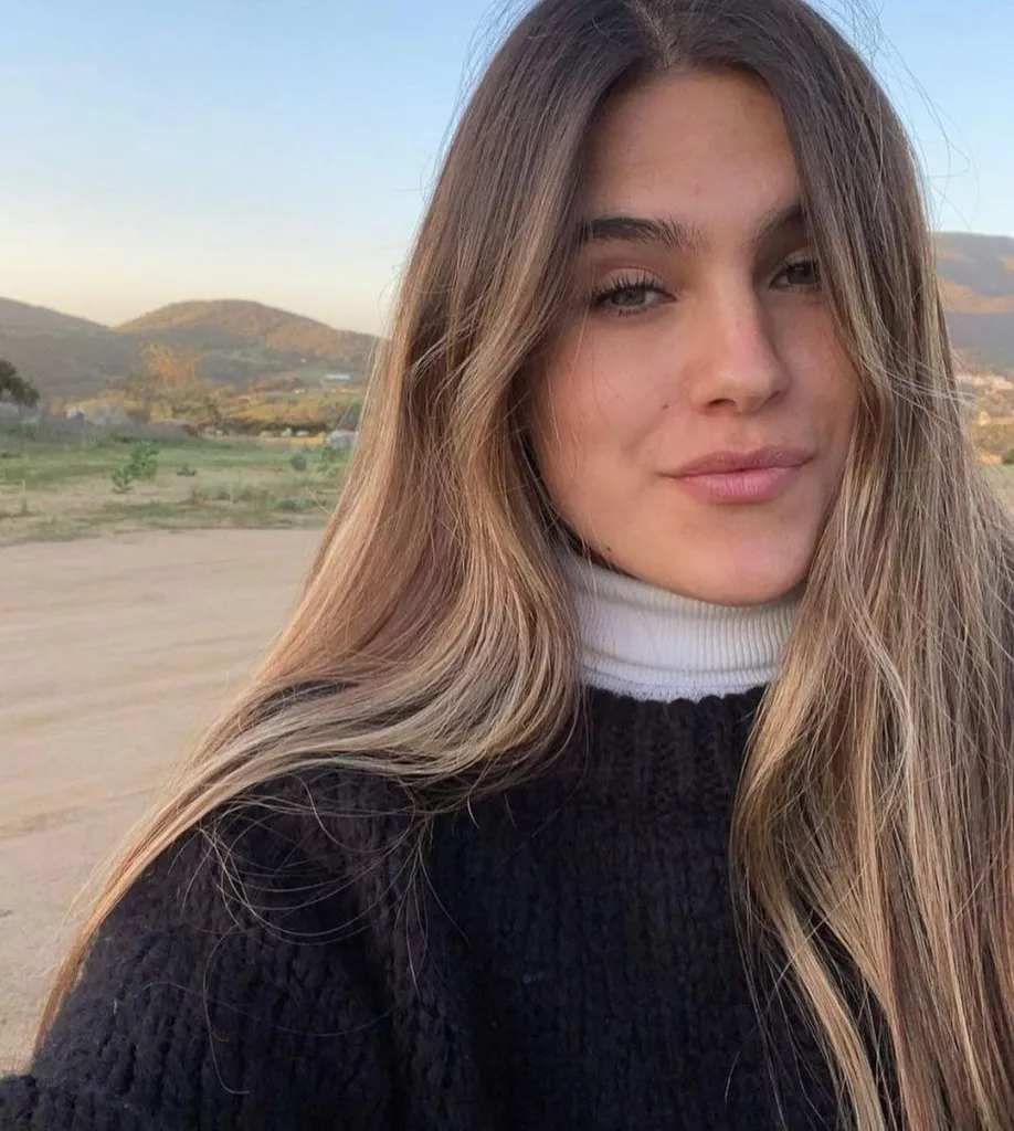 En Instagram cuenta con alrededor de 300 mil seguidores, mientras que en TikTok suma más de 180 mil, con algunos videos que han alcanzado millones de reproducciones.