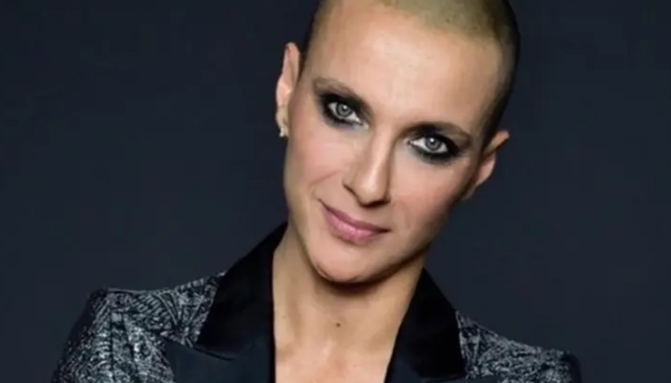 Tras su participación en "La pasión de Cristo", continuó trabajando en el cine europeo. Actualmente tiene 57 años y ha participado en otras películas como "All the Women in My Life" y "Born Twice".