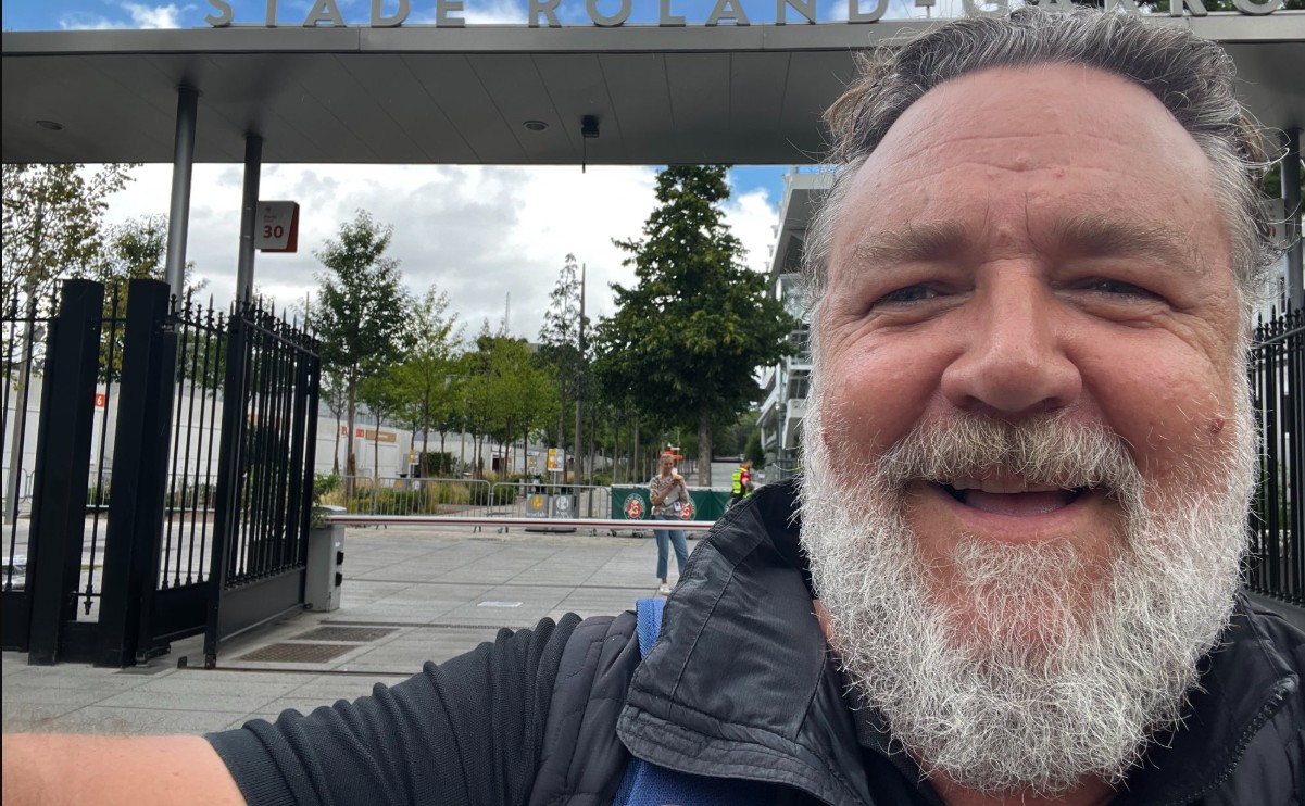Russell Crowe ha sorprendido recientemente por su notable transformación física tras perder alrededor de 25 kilos y recuperar una condición mucho más atlética a los 62 años. El cambio ha sido ampliamente comentado por sus seguidores, quienes comparan su aspecto actual con el que lucía cuando interpretó a Máximo Décimo Meridio en "Gladiator".