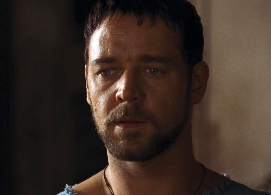 A lo largo de más de tres décadas de carrera ha participado en numerosas producciones de éxito, entre ellas "Master and Commander: The Far Side of the World", "Cinderella Man", "American Gangster", "Robin Hood", "Los miserables", "Thor: Love and Thunder" y "El exorcista del Papa".