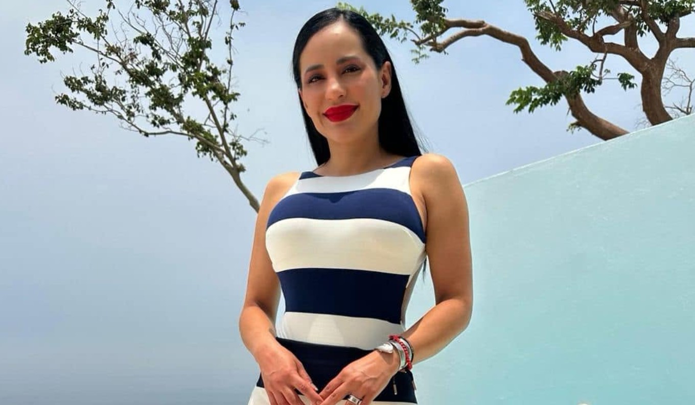 Sandra Cuevas es una política y empresaria mexicana que ha llamado la atención en los últimos años tanto por sus polémicas como por los cambios que ha mostrado en su apariencia física.