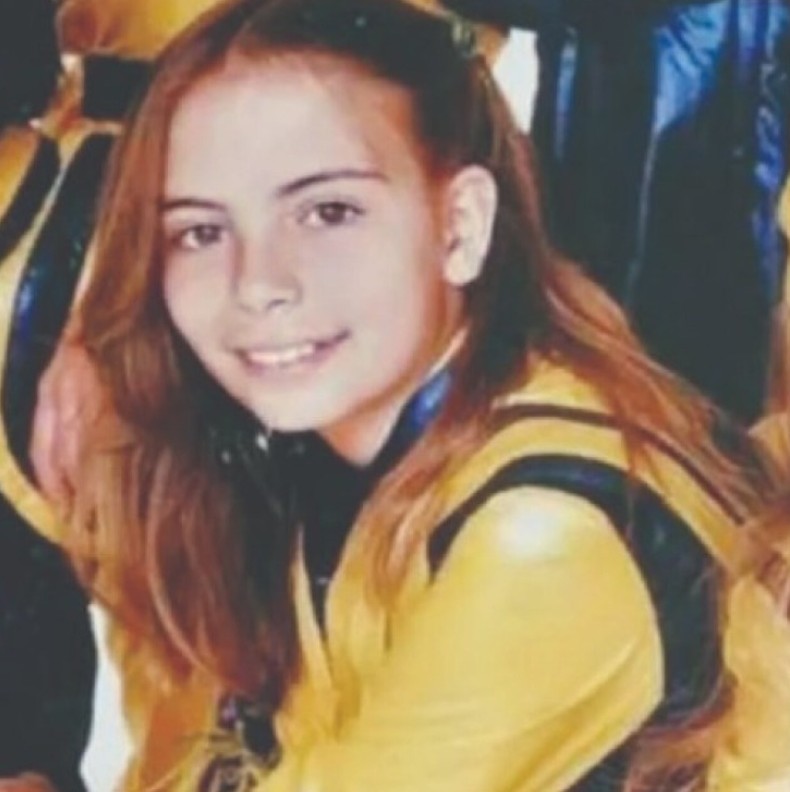 Sasha alcanzó gran popularidad al convertirse en una de las integrantes originales de la agrupación musical "Timbiriche".