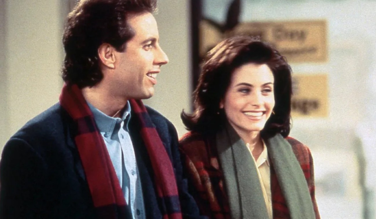Después de revolucionar la comedia televisiva en los 90, el final de "Seinfeld" generó una enorme división. En lugar de un cierre emotivo, la serie llevó a sus protagonistas a prisión mientras personajes del pasado regresaban para criticarlos. Muchos fans consideraron que el episodio se sintió extraño y demasiado distinto al tono habitual de la serie.