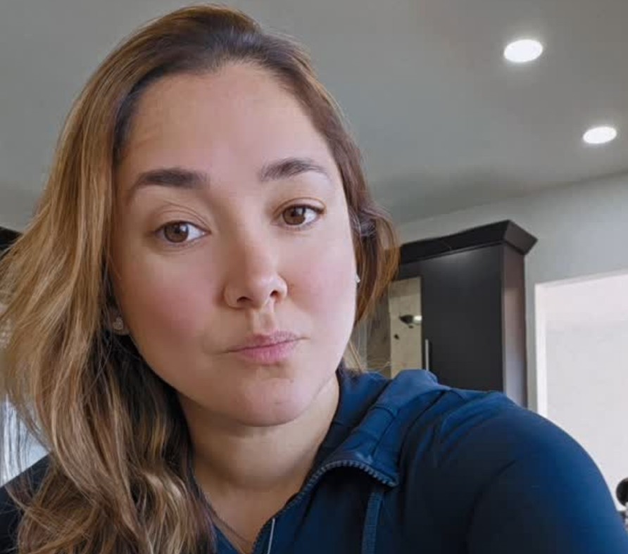 Sherlyn comenzó su carrera desde niña, pero se consolidó como estrella juvenil en telenovelas como "Clase 406" y "Corazones al límite". En los 2000 era una de las actrices juveniles más recurrentes de Televisa. Con el tiempo cambió su imagen, se ha enfocado en la conducción y reality shows, además de compartir gran parte de su vida personal en redes sociales.