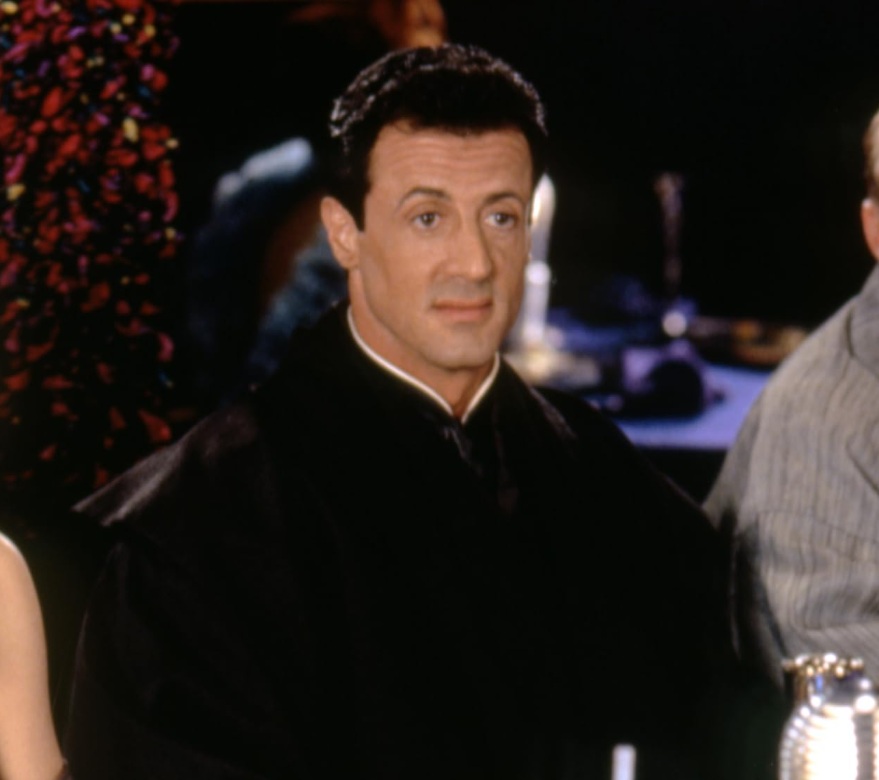 En años recientes, Stallone ha participado en proyectos como "Expend4bles" y retomó a algunos de sus personajes más conocidos. En 2022 protagonizó la serie "Tulsa King", mientras que también ha mostrado aspectos de su vida familiar en un reality junto a su esposa y sus hijas.