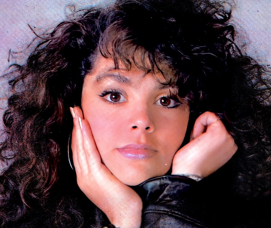 Durante la segunda mitad de la década de 1980 publicó discos como "Chicas de hoy", "Baila conmigo", "Un lobo en la noche" y "Las cosas que he visto", consolidándose como cantante de música pop.