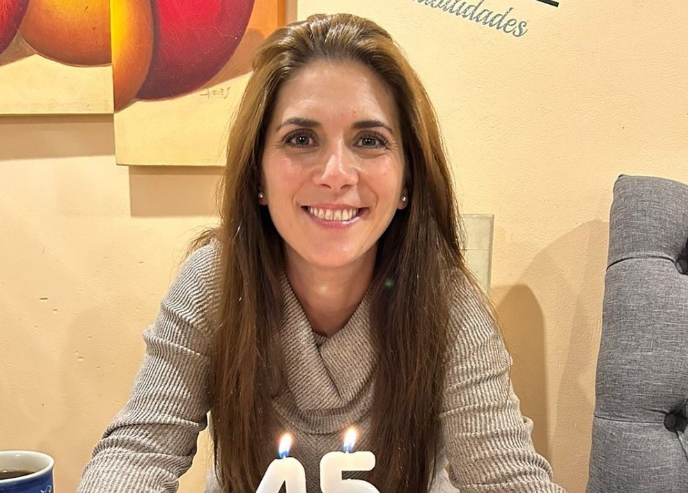 A diferencia de otros romances, ambos reconocieron públicamente que mantenían una relación. Durante esa etapa, Vanessa acompañaba con frecuencia al cantante en conciertos y eventos, convirtiéndose en una de sus principales admiradoras y apoyos.