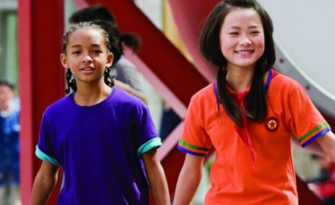 La cercanía entre Dre y Mei causa la molestia de un niño llamado Cheng Lu (Zhenwei Wang), quien es experto en artes marciales.