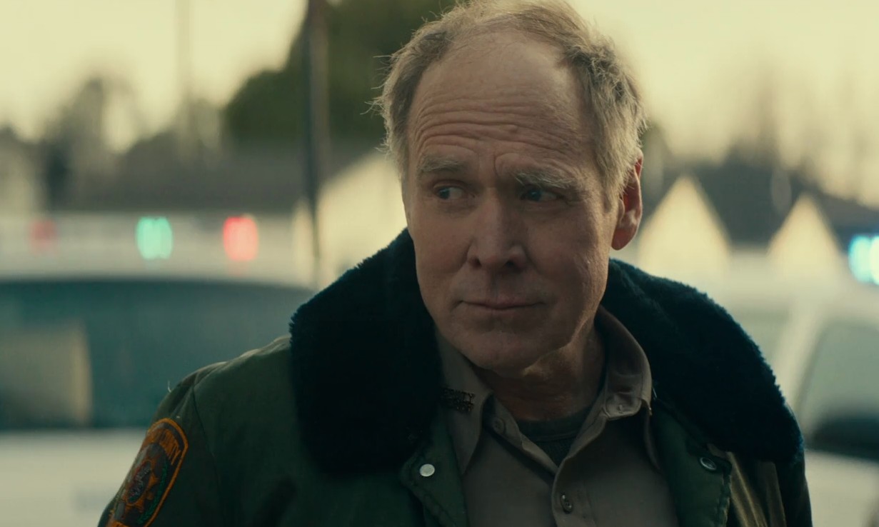 Ahora tiene 72 años; en años recientes participó en la serie "Yellowstone".