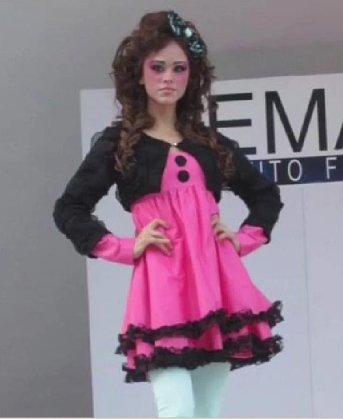 Yanet García nació el 14 de noviembre de 1990 en Monterrey, Nuevo León, donde comenzó a interesarse por el modelaje desde la adolescencia.