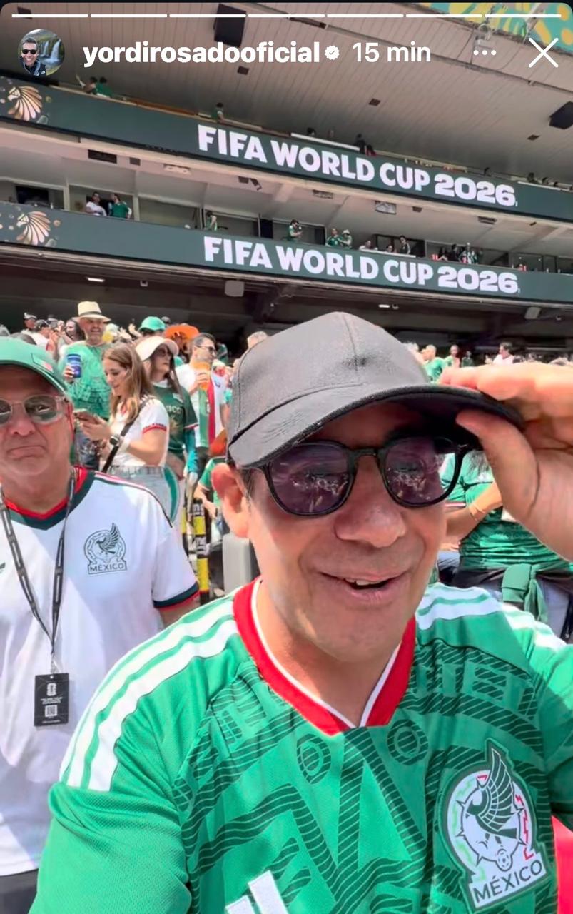 El popular conductor de televisión acudió acompañado de su hijo Santiago a la inauguración del Mundial. Por medio de su cuenta de Instagram compartió fotos y videos de los lugares privilegiados que les tocaron.