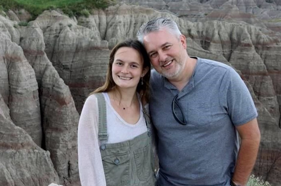 Conocida como la niña del meme "Disaster Girl", se hizo famosa luego de que su papá le tomara una foto mientras observaba una sesión de entrenamiento de bomberos y la subiera a Flickr. Actualmente tiene 25 años y en 2021 vendió su famosa imagen como un NFT por 500 mil dólares, demostrando que los memes también pueden convertirse en un negocio rentable.