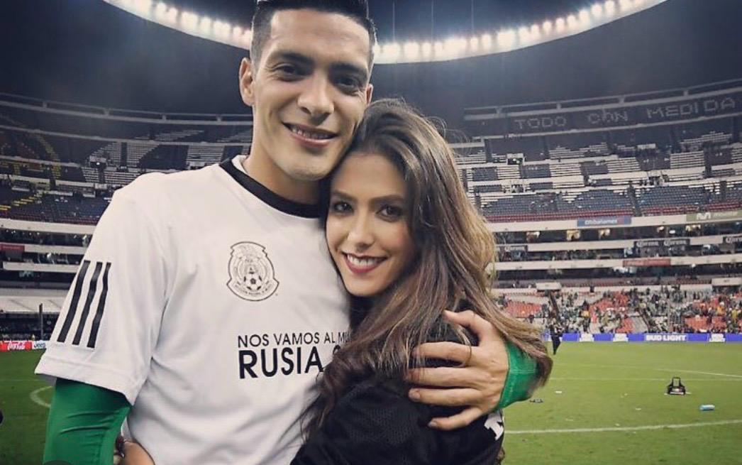 Ella es la Daniela Basso, la esposa de Raúl Jiménez
