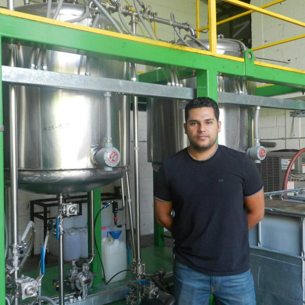 Mexicano fabrica biodiésel más barato que Pemex y no contamina