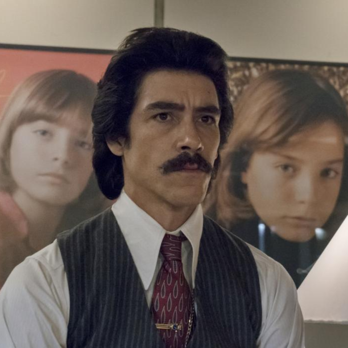 El sueño de los fans de LuisMi hecho realidad, una piñata de Luis Rey, su odiado papá