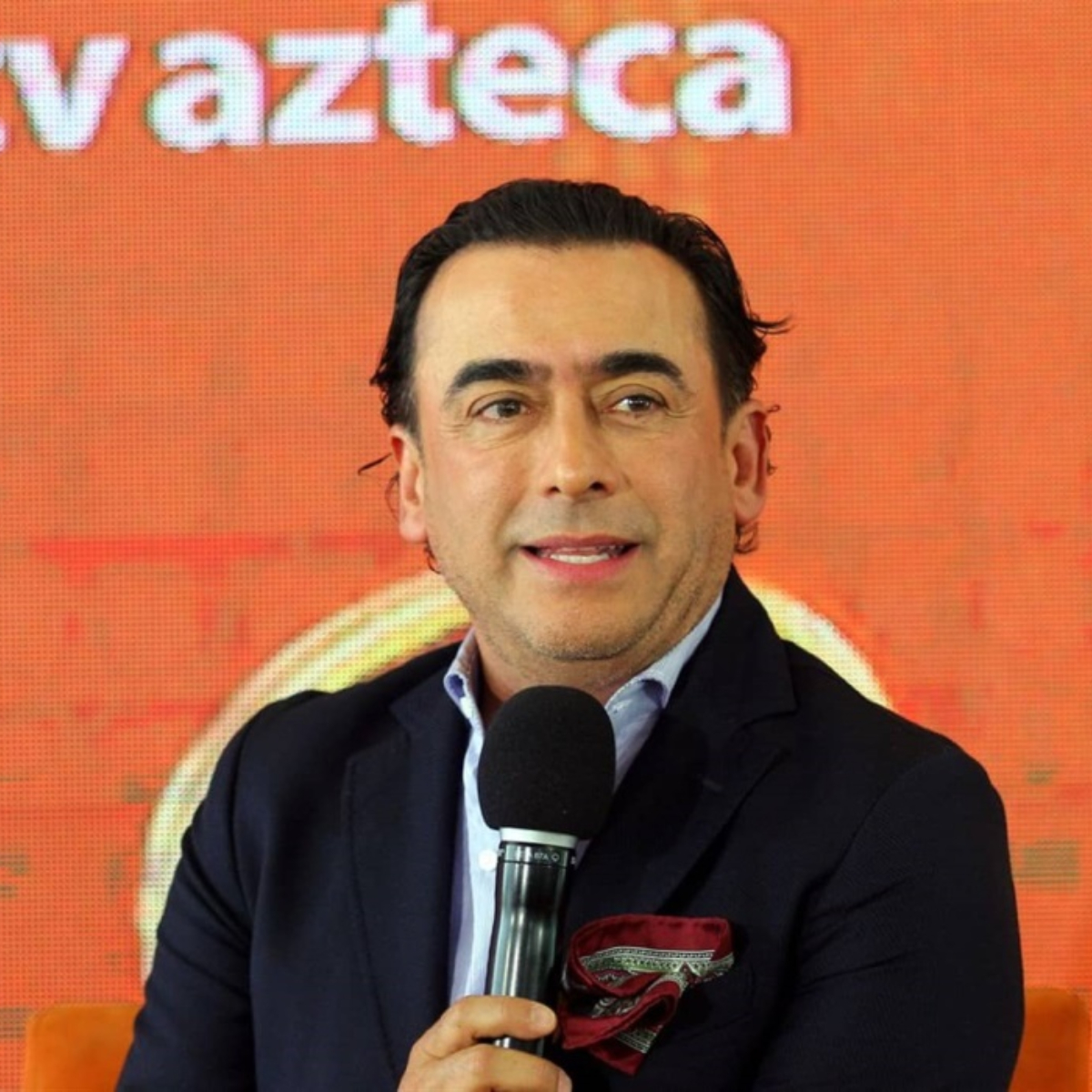 Televisa e Internet se burlan de Adal Ramones por irse a TV Azteca