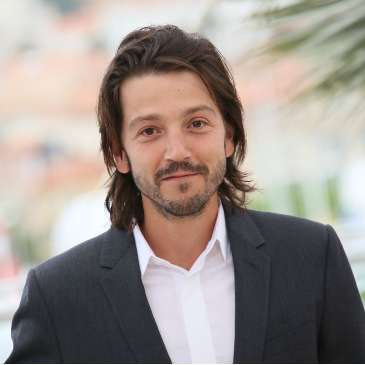#YaSeSupo Diego Luna revela por quién votará en las elecciones