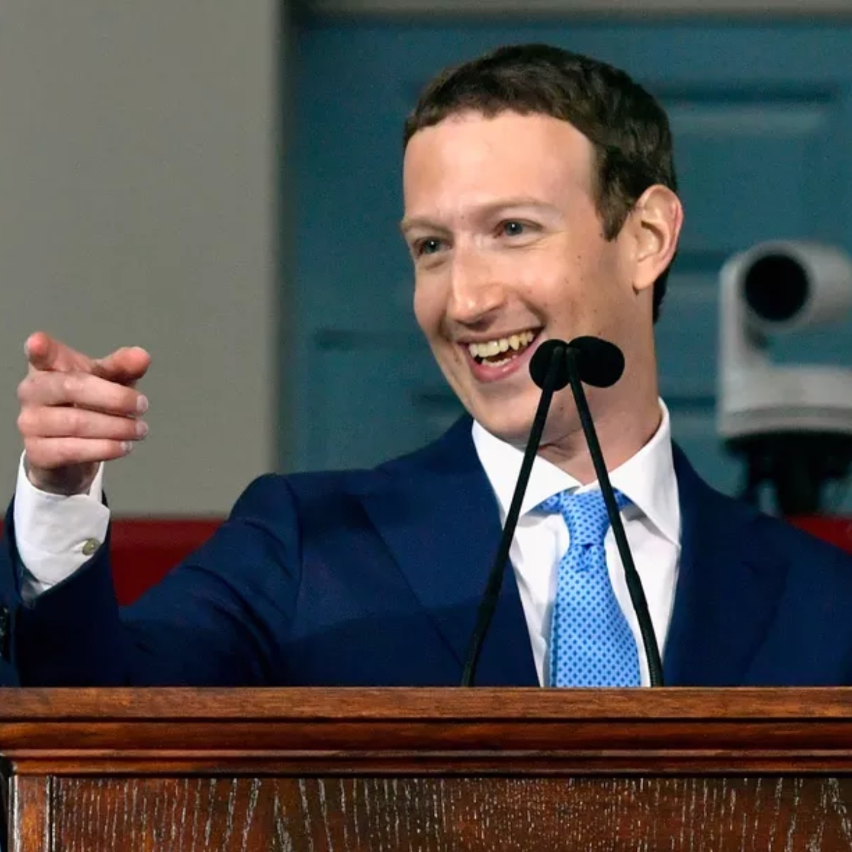 Mark Zuckerberg, el millonario que siempre viste playera gris y es fan de Vin Diesel