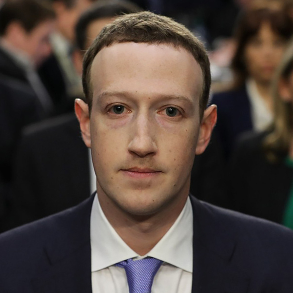 Facebook revela falla que expuso datos de 14 millones de usuarios