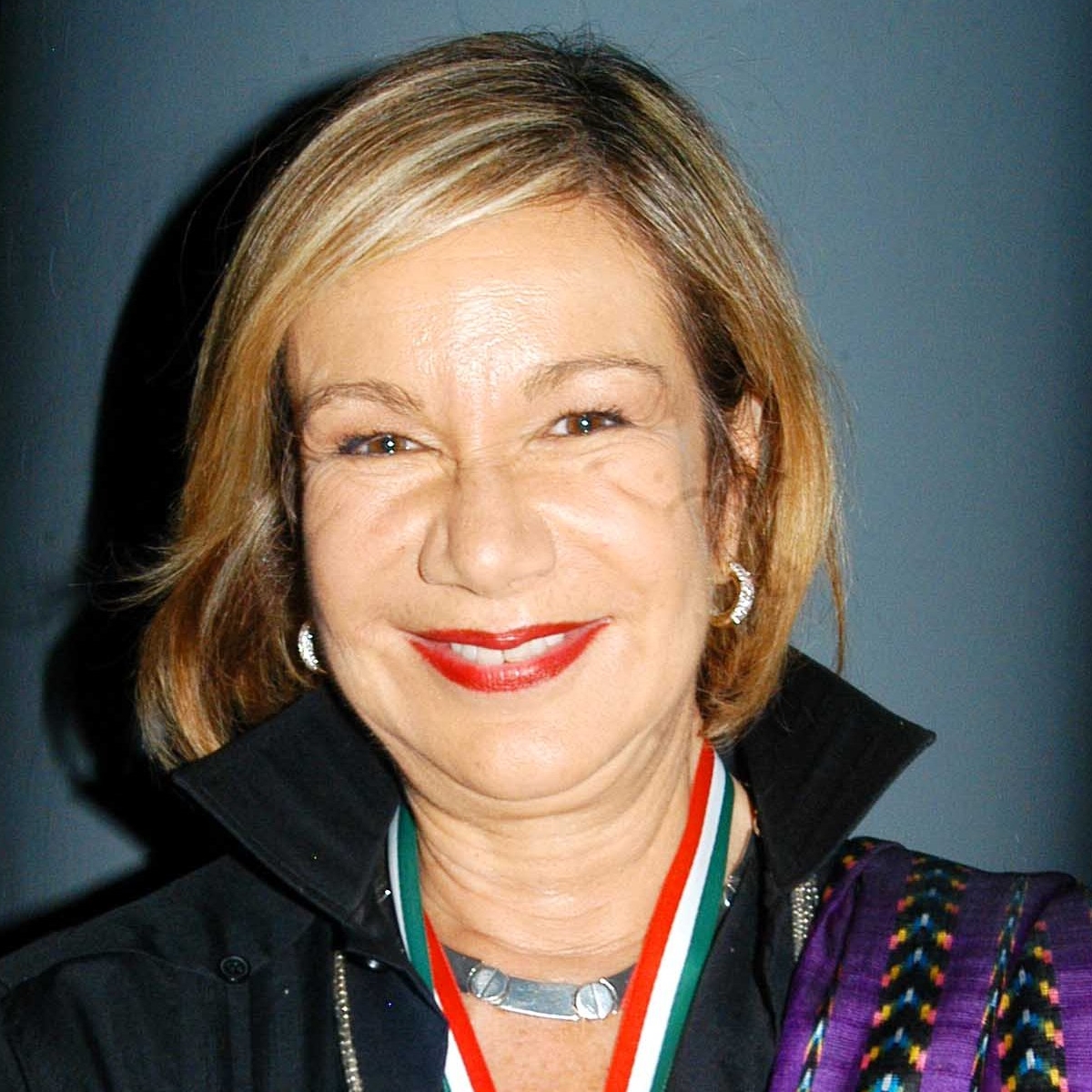 La famosa escritora que cambió a AMLO por Meade