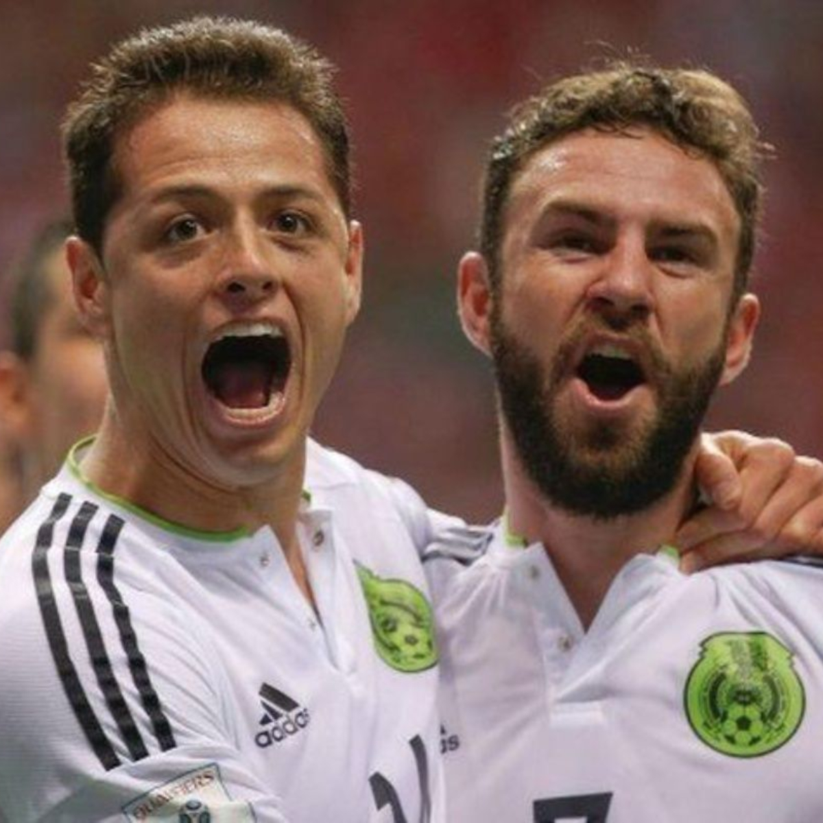 #Agárrenlos: Layún y Chicharito llaman ‘gente subdesarrollada’ a aficionados en Twitter