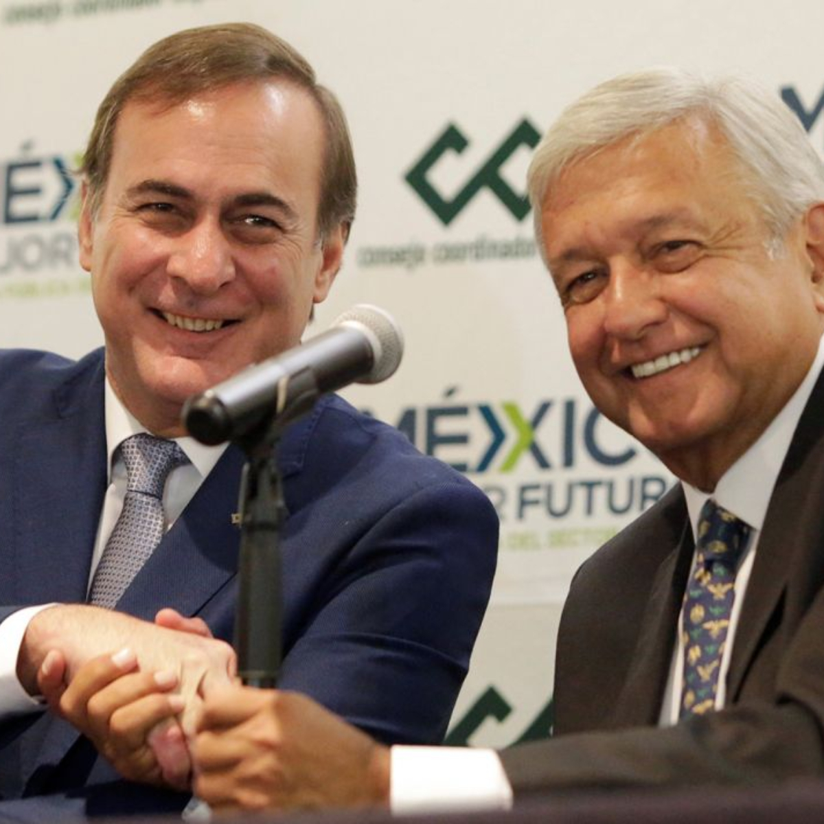 AMLO y empresarios anuncian programa de apoyo a jóvenes