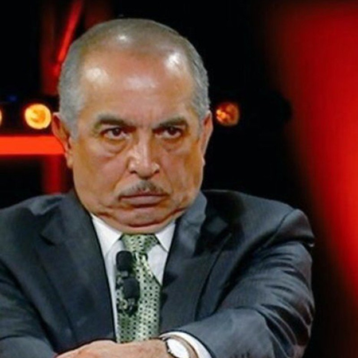 Carlos Marín se queda sin chamba y así recibió internet la noticia