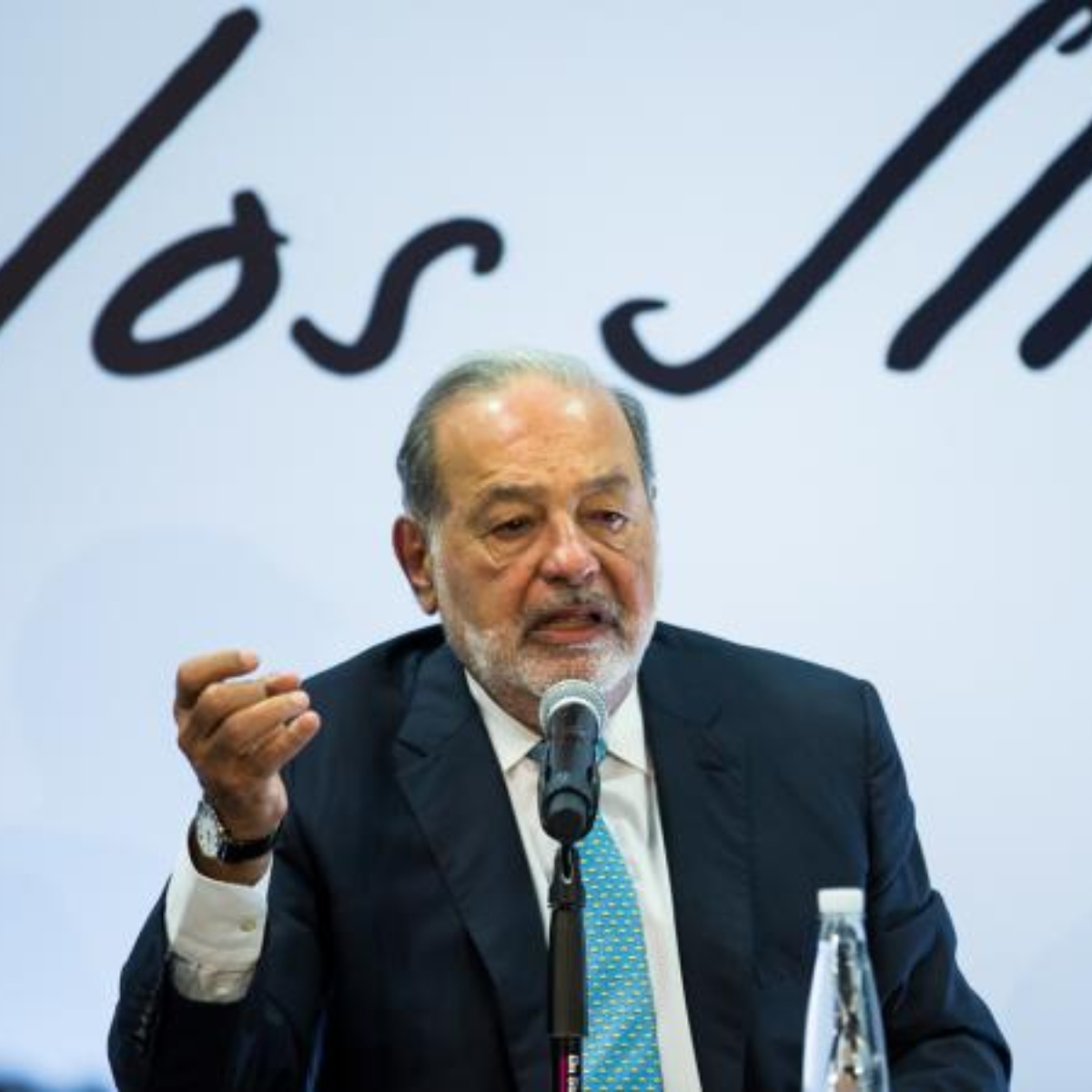 Ordenan a Telcel y AT&T dar información de las llamadas anti AMLO