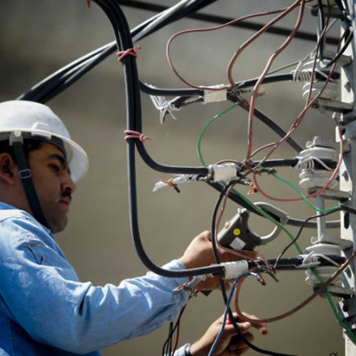 #Sáquese: Grupo Gigante y otras empresas le están 'haciendo el feo' a CFE