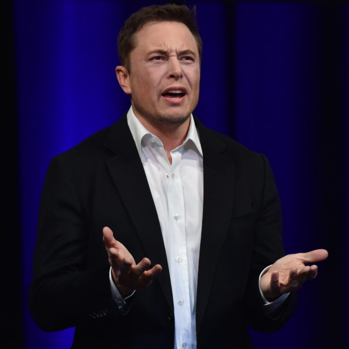 Acciones de Tesla se desploman a raíz de que Musk insultó a rescatista de Tailandia