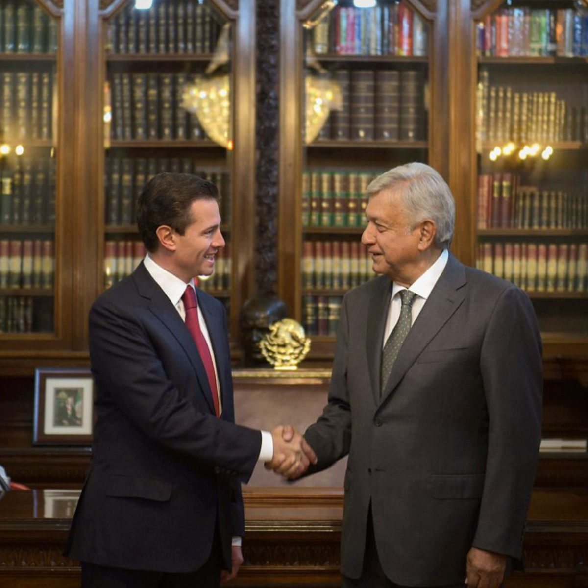 Los 'gasolinazos' seguirán, AMLO manejaría el precio de gasolinas igual que Peña