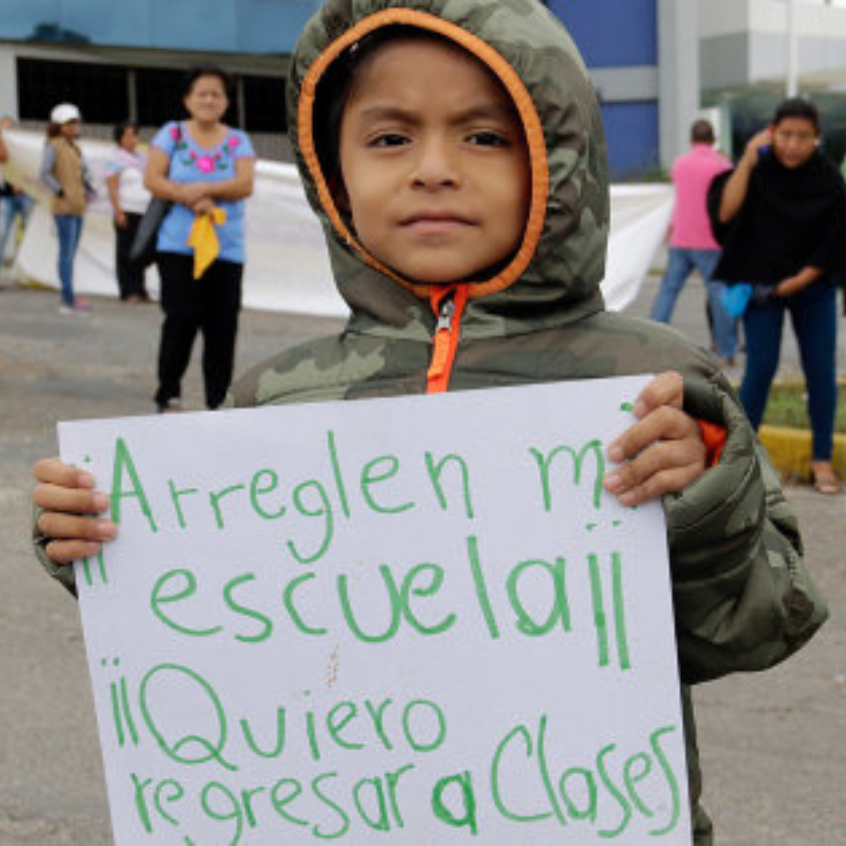 ¡Merci! Francia donará mobiliario para salvar escuela dañada por el sismo del 19-S