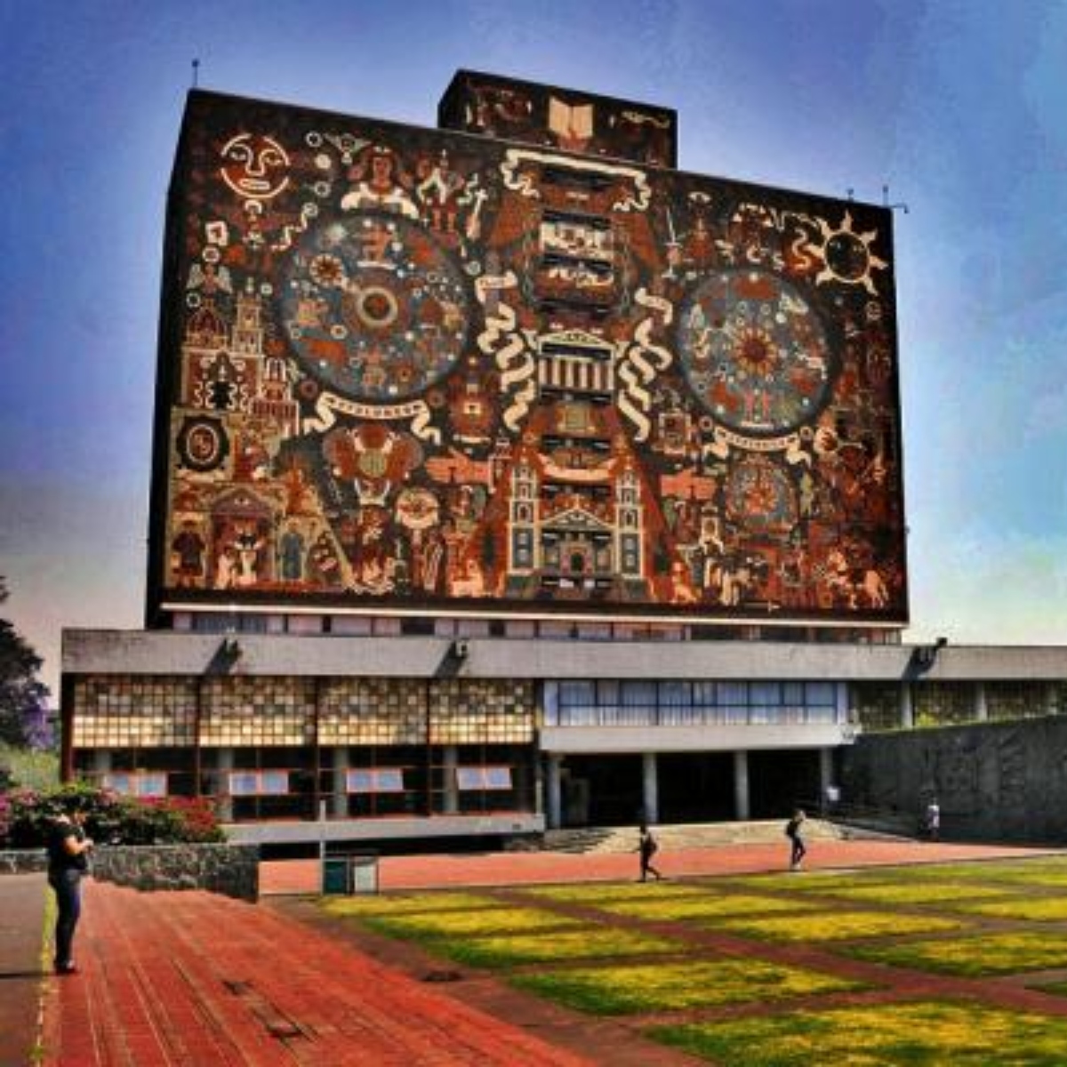 Los 11 increíbles estudiantes que se las supieron todas en el examen de la UNAM
