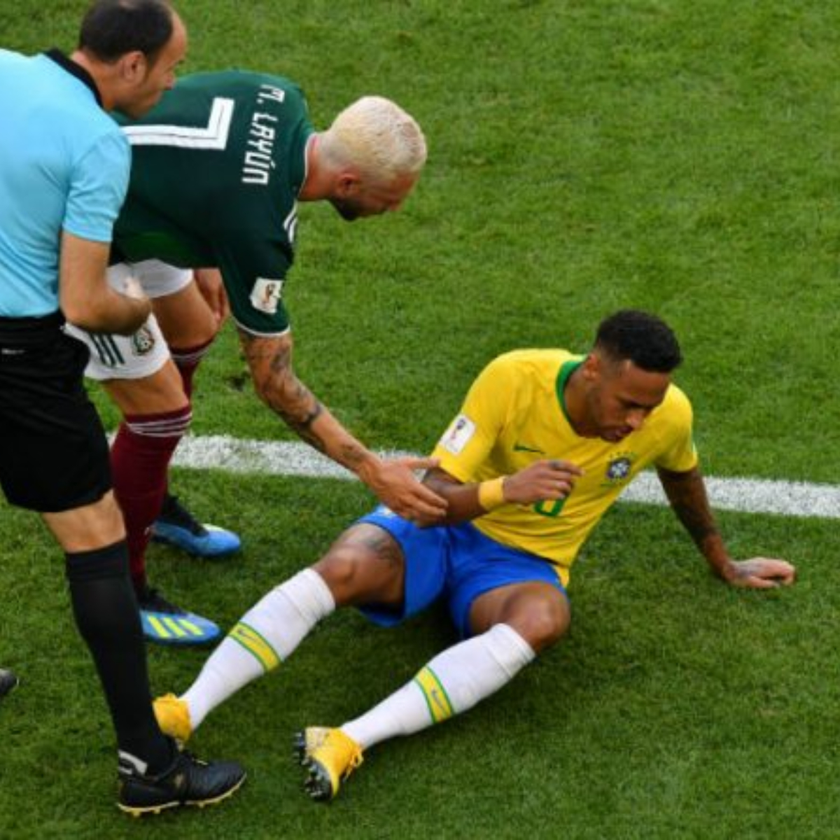 #Manchados Brasileños se burlan y amenazan a Layún por culpa de Neymar