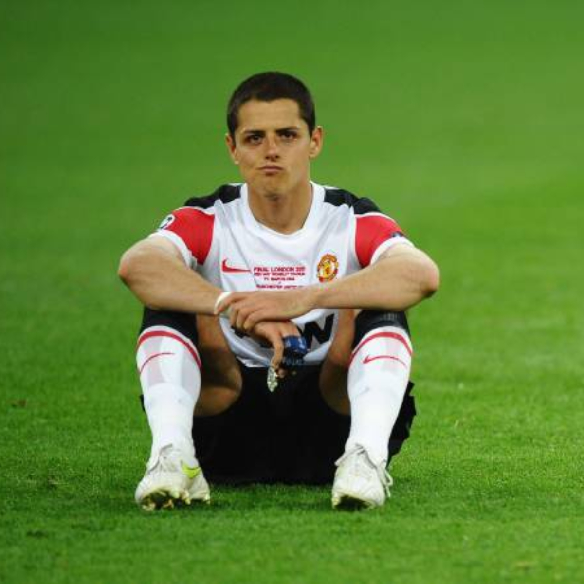 #Contestón: 5 veces que el Chicharito se ha dado sus agarrones en internet