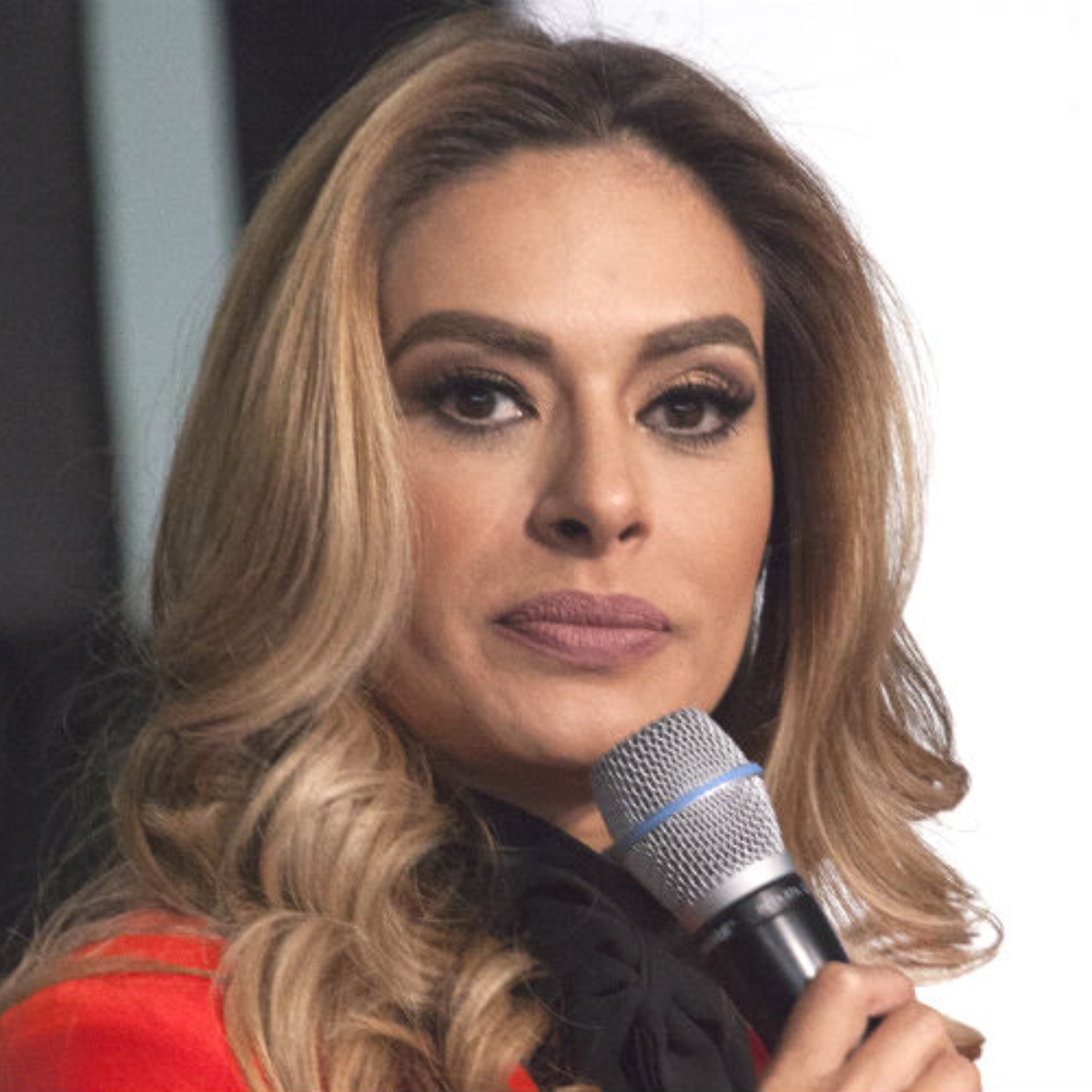 Conductora de Televisa se pelea cuando cuestionan ‘lo que dijo’ sobre AMLO