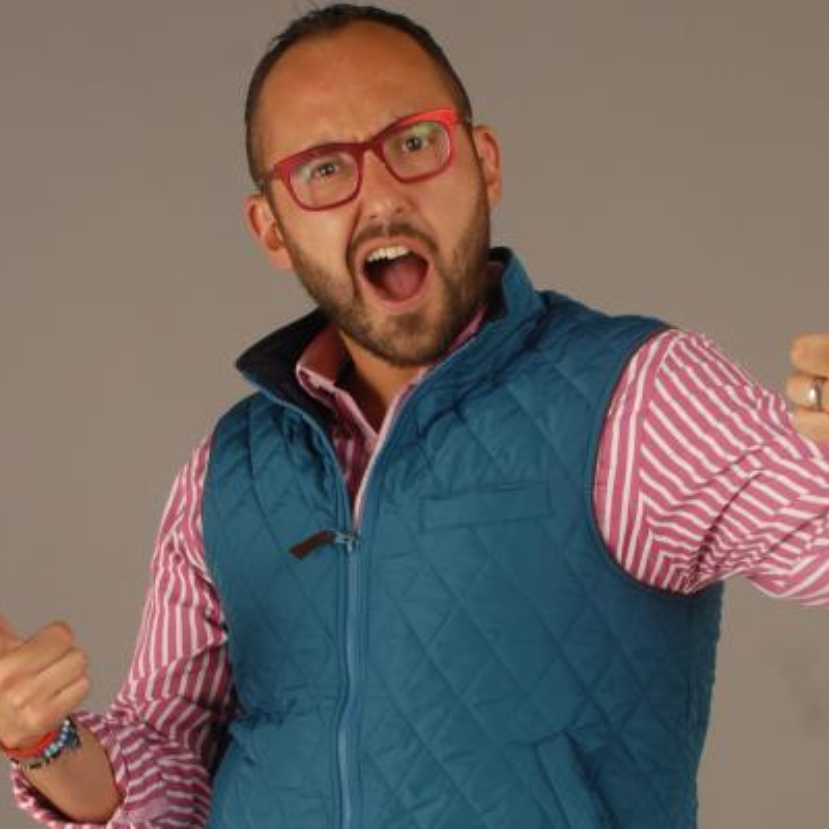 Mauricio Clark dice que la homosexualidad es una "moda" y se gana estas críticas en redes