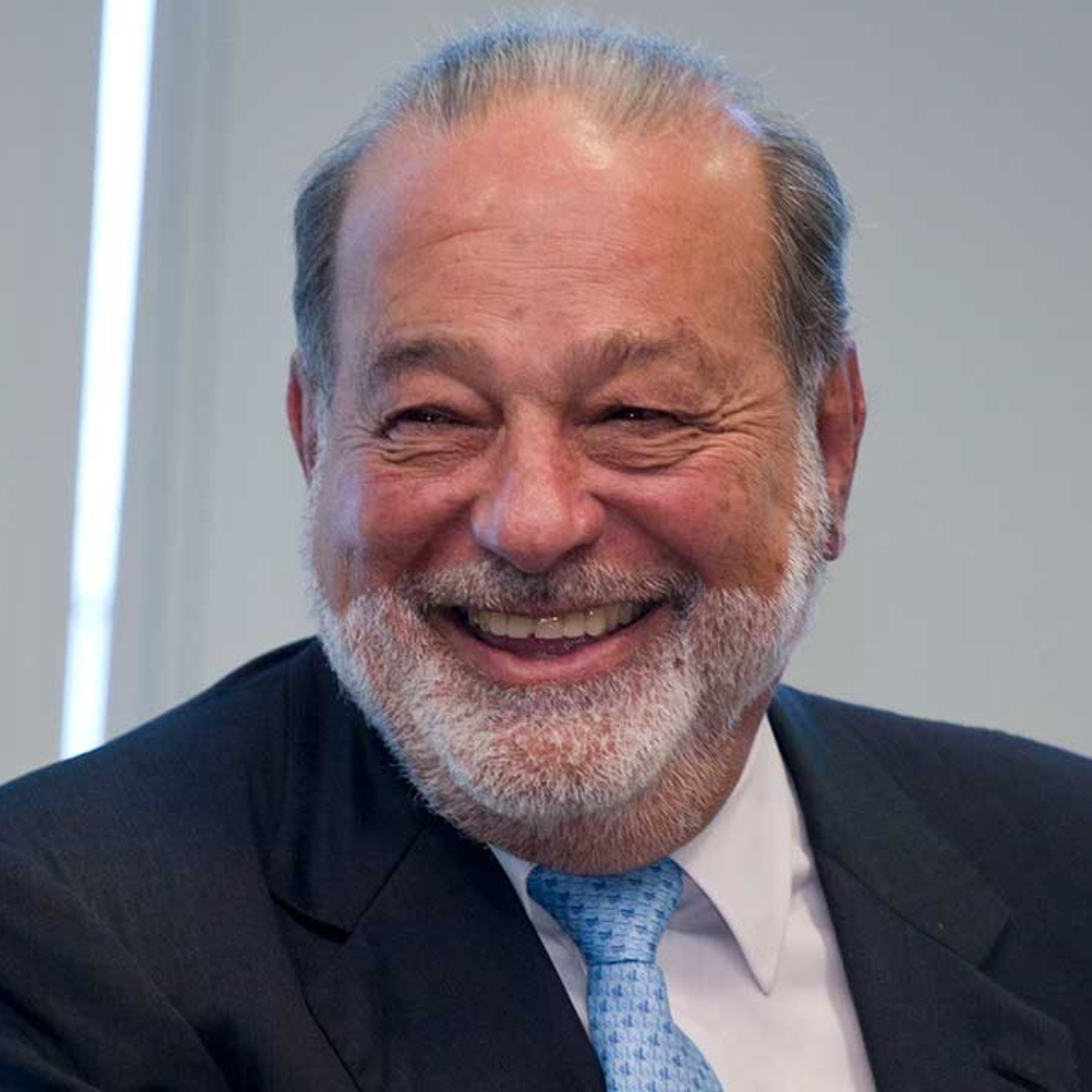 Así planea Slim ‘madrugarte’ y entrar al negocio de la TV de paga, según expertos