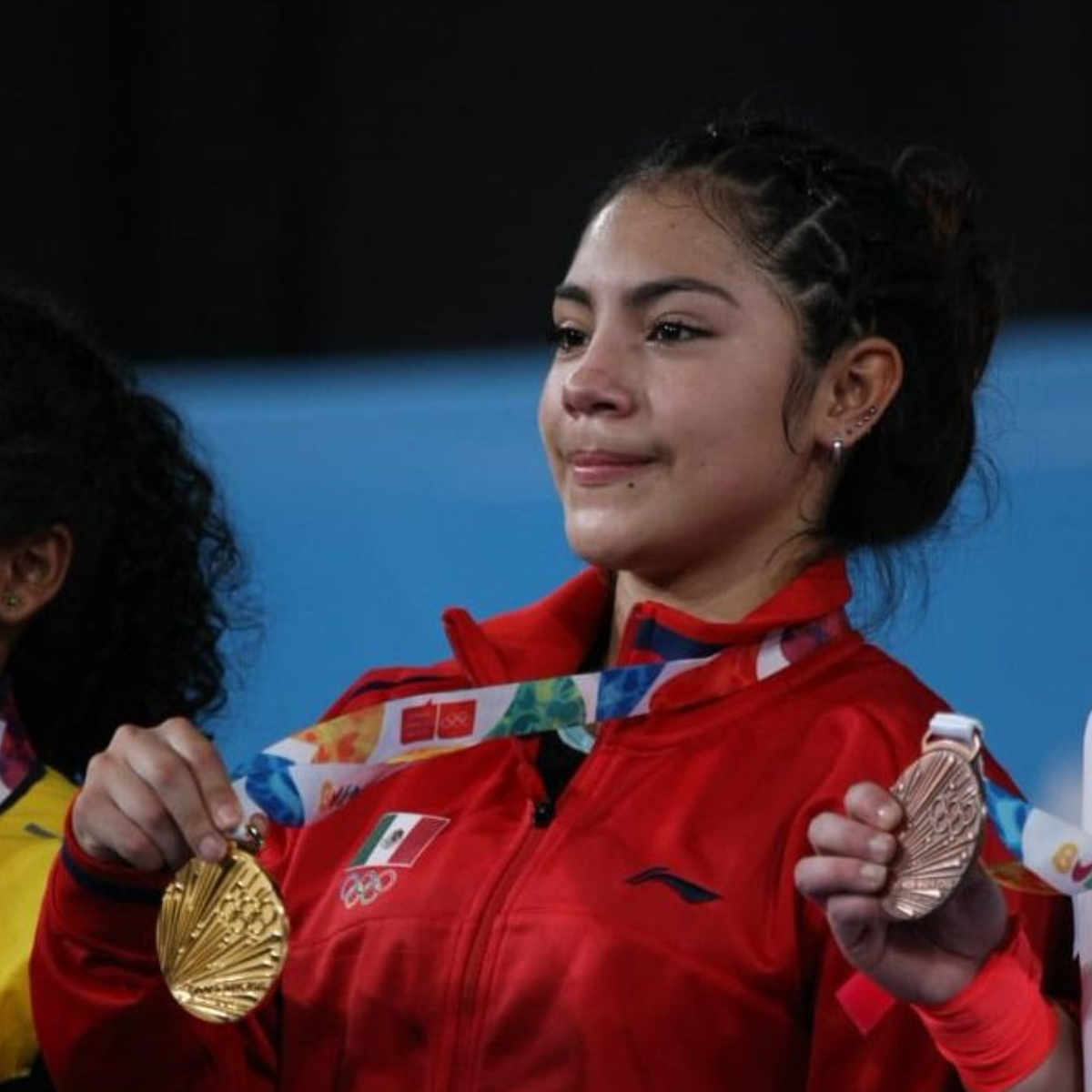 Yesica Hernández le da oro histórico a México en levantamiento de pesas