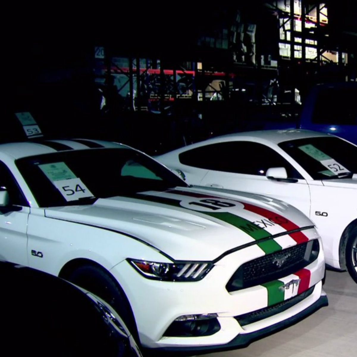 Los vehículos más caros (y más 'baratos') en la subasta de AMLO