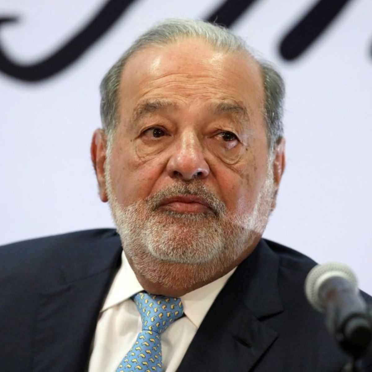 El joven empresario que acaba de desbancar a Slim en la lista de millonarios