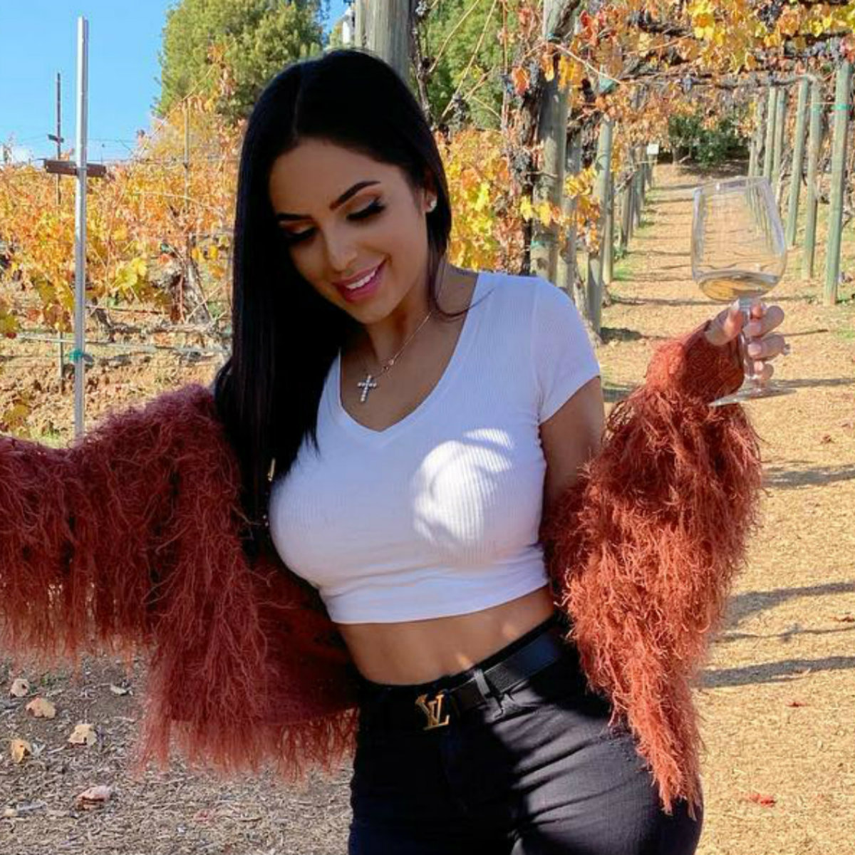 Youtuber mexicana sorprende a sus seguidores al aparecer sin implantes