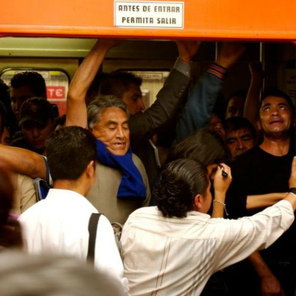 La herramienta de Google que te permitirá saber si el metro va lleno o no