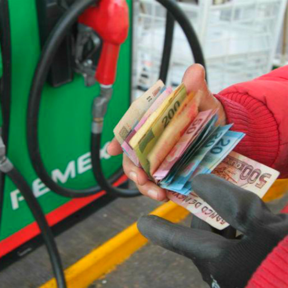 ¿Cuánto les cuesta realmente el combustible a los gasolineros?