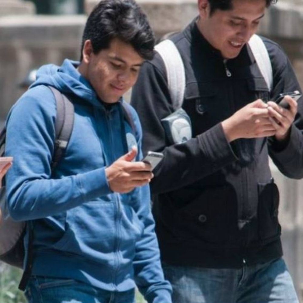 Mexicanos le dan su merecido a compañía que les vendió celulares defectuosos