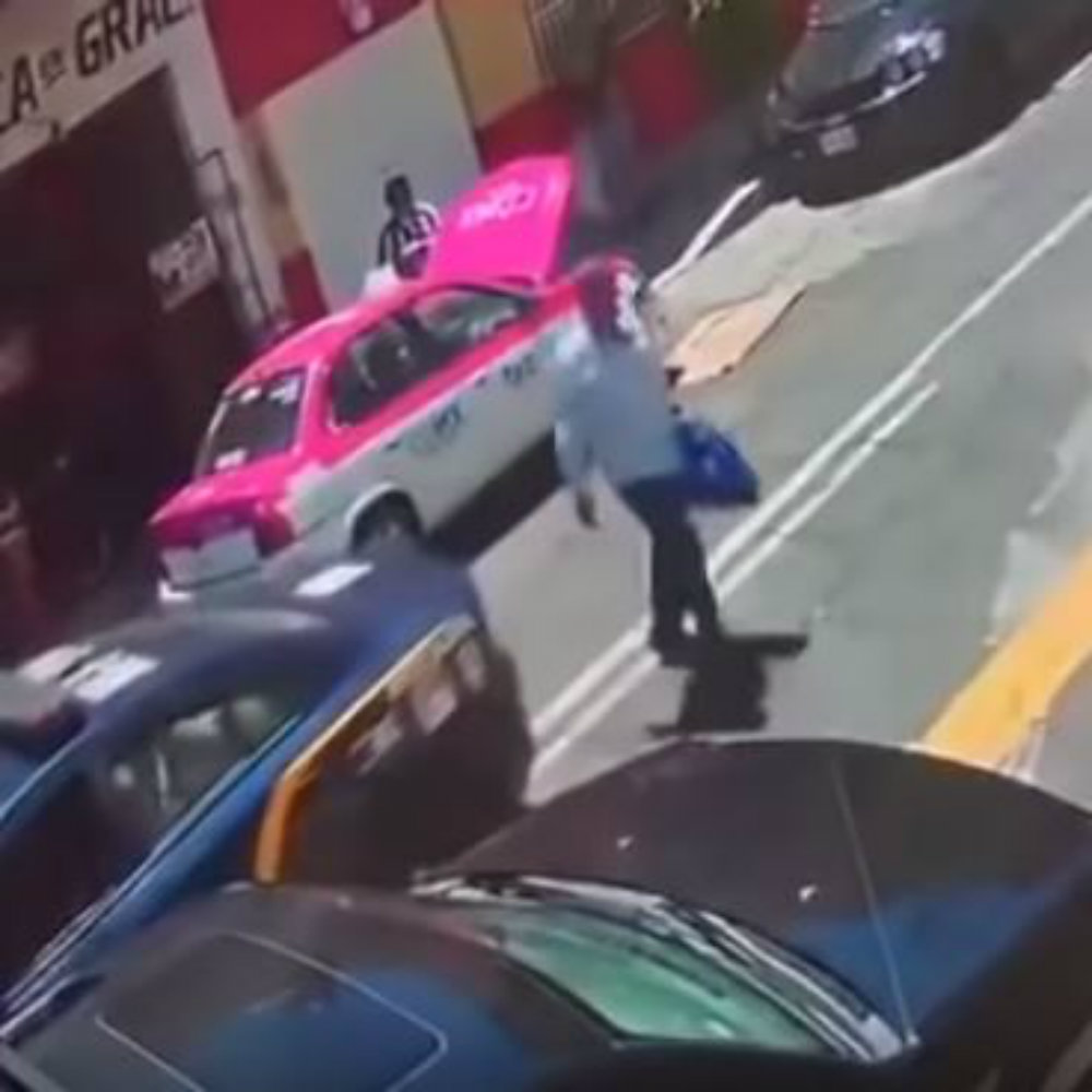 Policías lo escoltan del banco a su casa y de todas formas le arrebatan su dinero