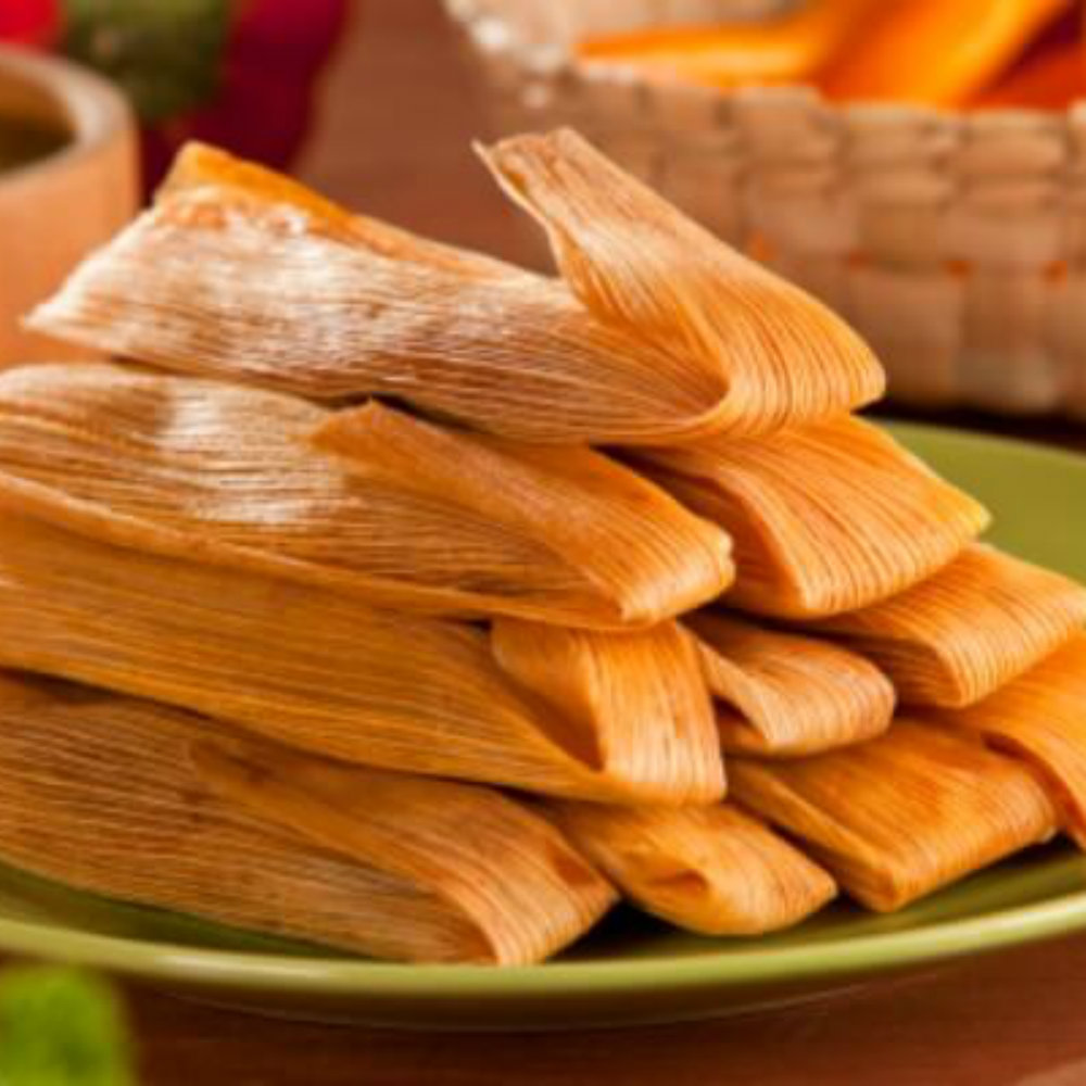 Gringos descubren que las hojas de los tamales no se comen